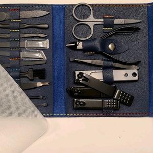 Travel manicure kit